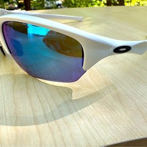NEW! Oakley Sunglasses for women - Flak Beta blue lense in white frame.